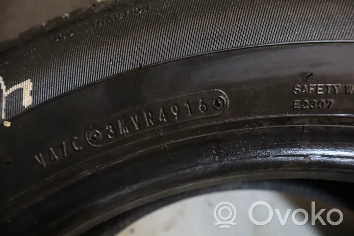 Volkswagen Touran I R18 summer tire 