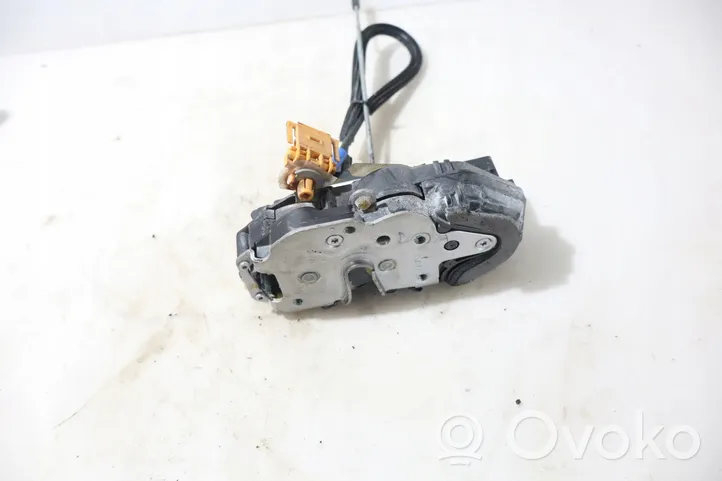 Chevrolet Cruze Front door lock 