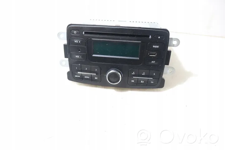 Dacia Logan II Radion/GPS-laitteen pääyksikön kehys 