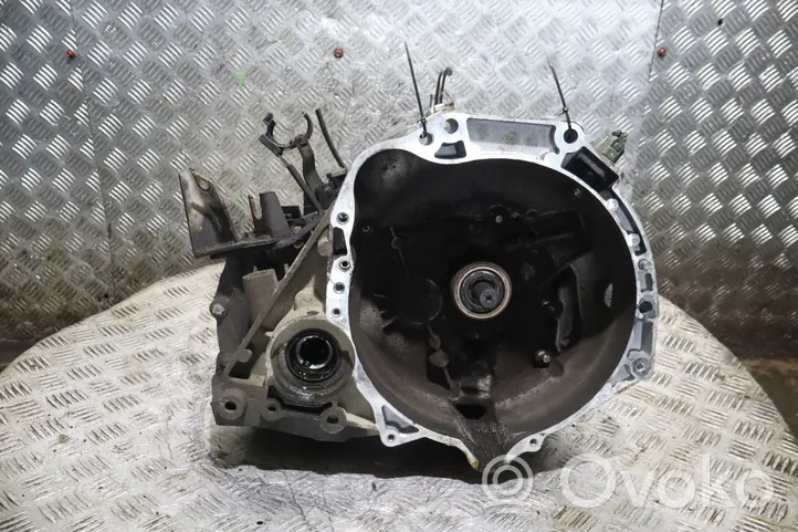 Nissan Note (E11) Manualna 5-biegowa skrzynia biegów 8200247902