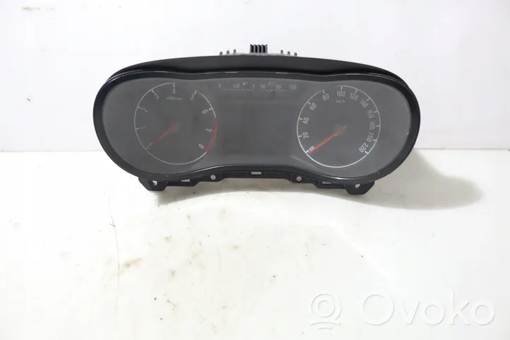 Opel Corsa E Uhr 