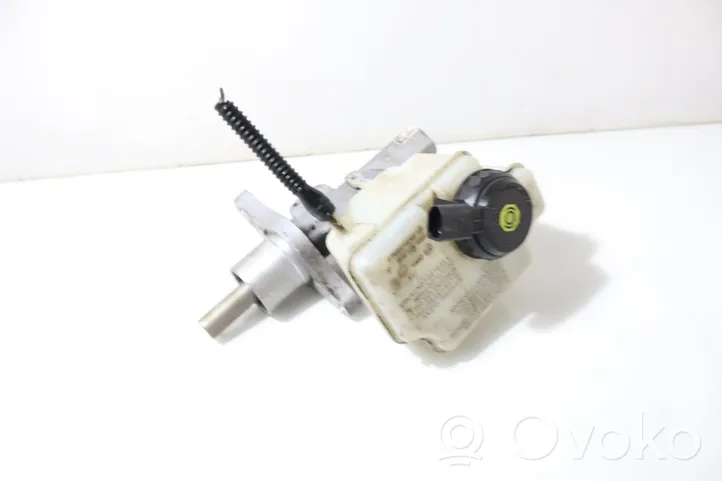 Volkswagen Touran II Master brake cylinder 