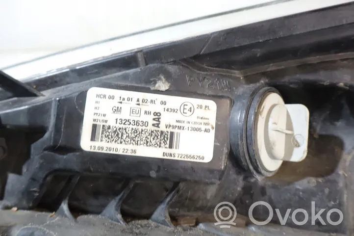 Opel Meriva B Lampa przednia VP9PMX-13005