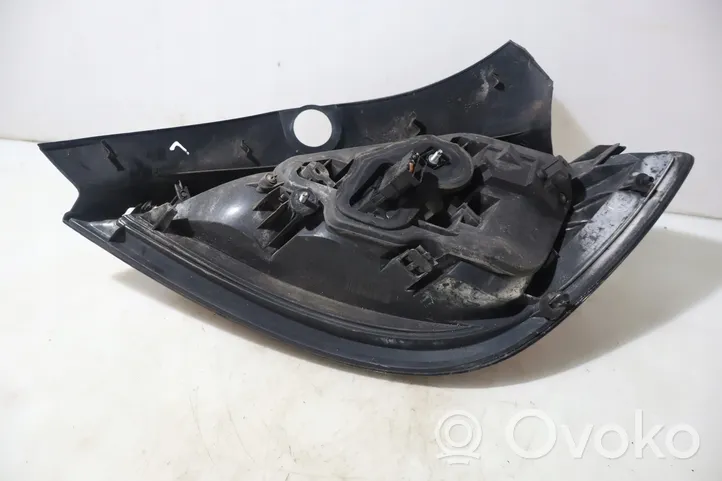 Opel Astra H Lampa tylna 