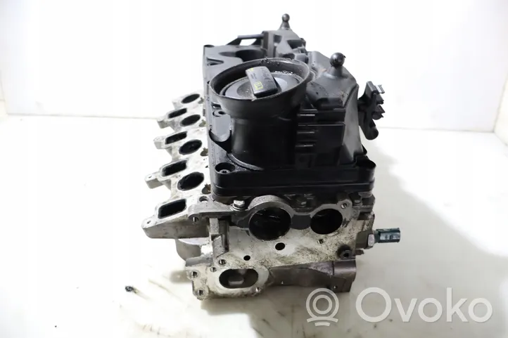 Volkswagen Touran II Engine head 