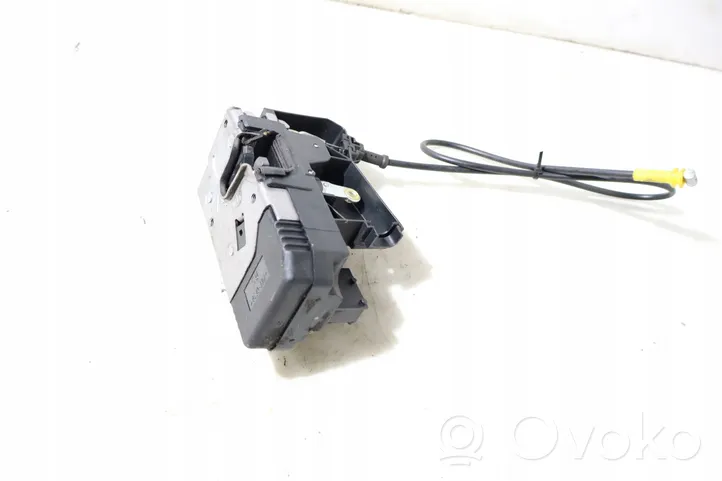 Opel Vivaro Front door lock 