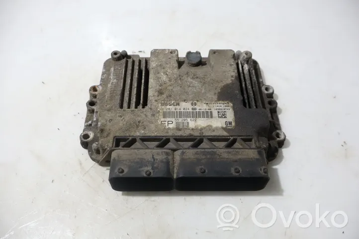 Opel Zafira B Unité de commande, module ECU de moteur 0281014024