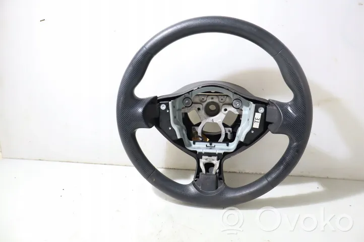 Nissan Juke I F15 Volant 