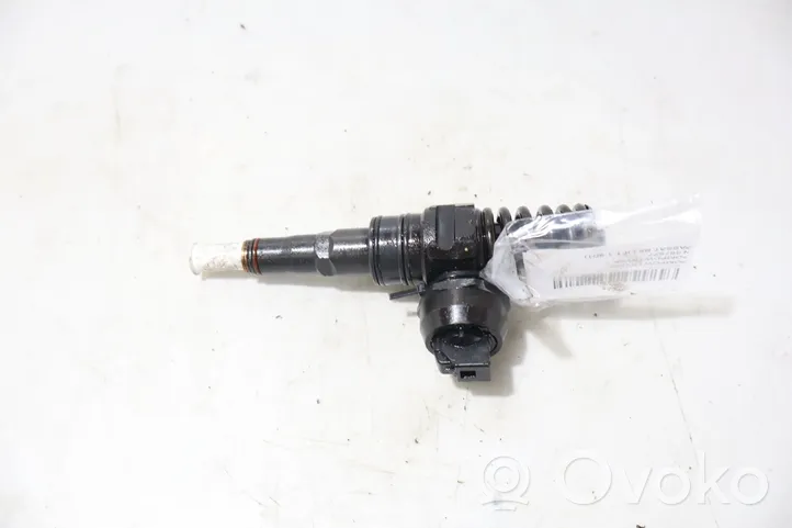 Volkswagen PASSAT B5.5 Fuel injector 0414720214