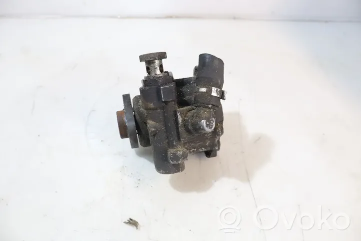 Audi A4 S4 B5 8D Power steering pump 