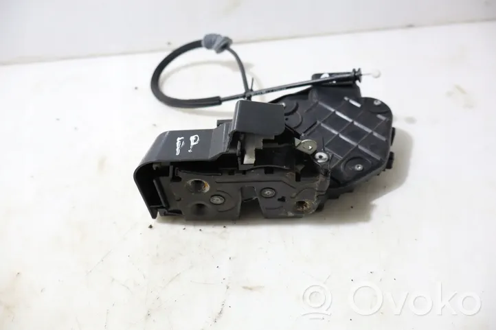 Volvo V50 Front door lock 