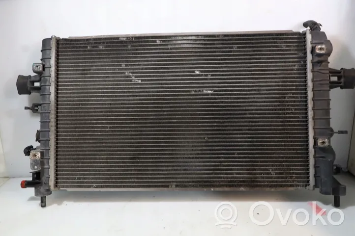 Opel Zafira B Coolant radiator 