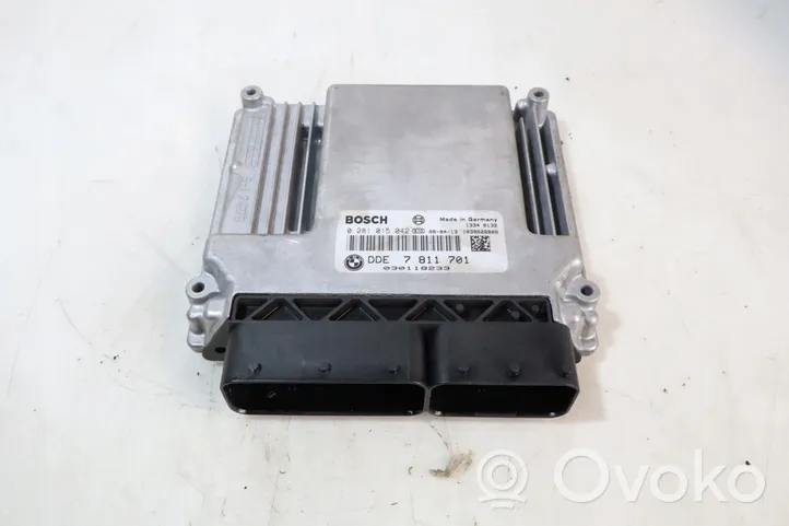 BMW 1 E81 E87 Komputer / Sterownik ECU silnika 0281015042