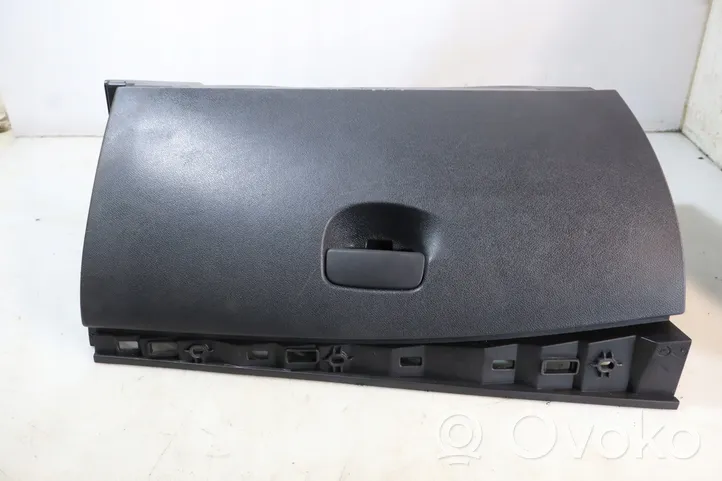 Renault Megane III Glove box 