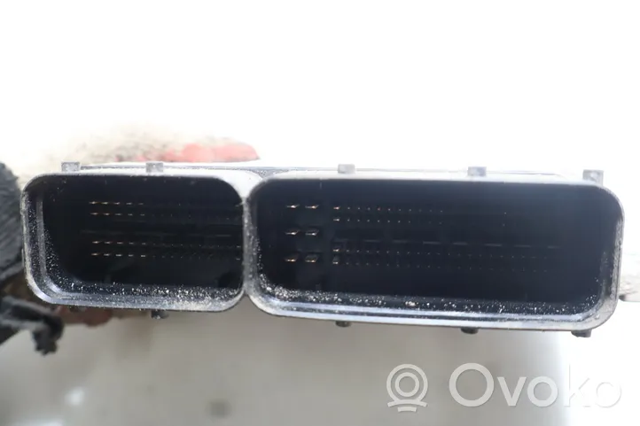 Opel Zafira B Centralina/modulo motore ECU 0281013593