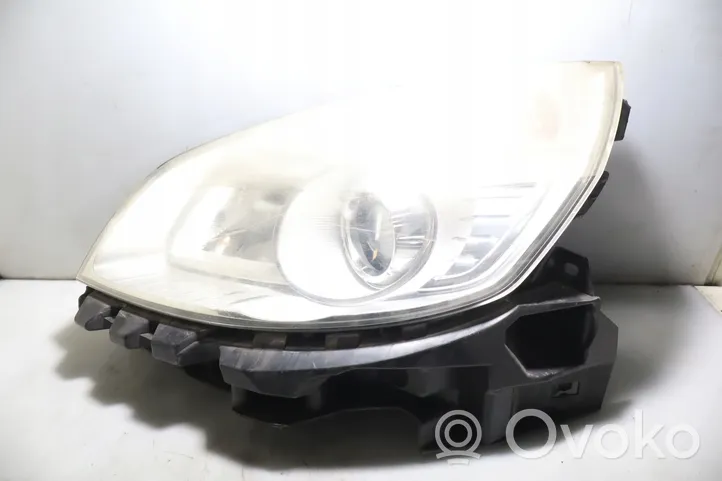 Renault Megane II Lampa przednia 