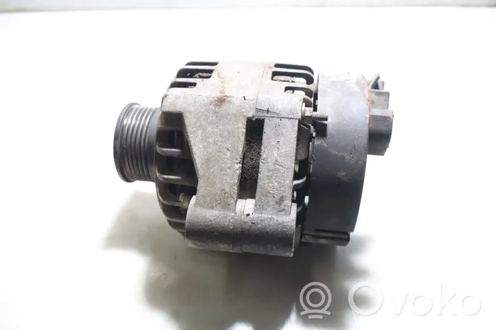 Opel Zafira B Generator/alternator 