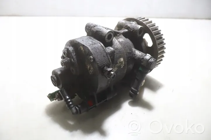 Renault Megane II Fuel injection high pressure pump R9042A041A