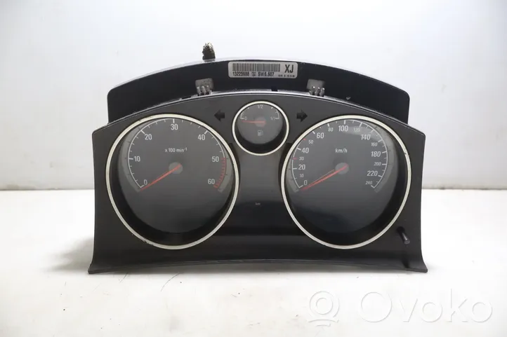Opel Astra H Часы 