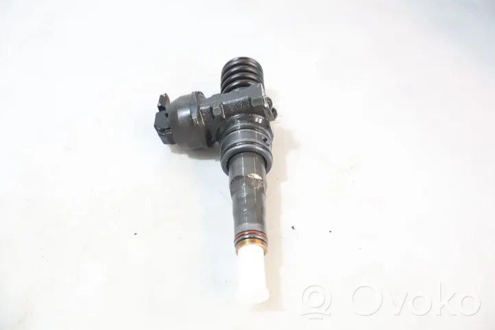 Volkswagen Golf IV Injecteur de carburant 0414720215