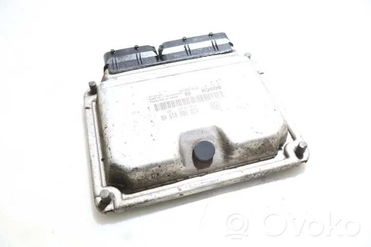 Volkswagen Polo Unidad de control/módulo ECU del motor 0281011076