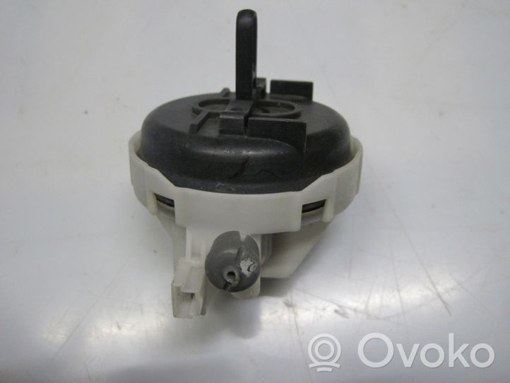 Mercedes-Benz S W220 Valve A2208000375