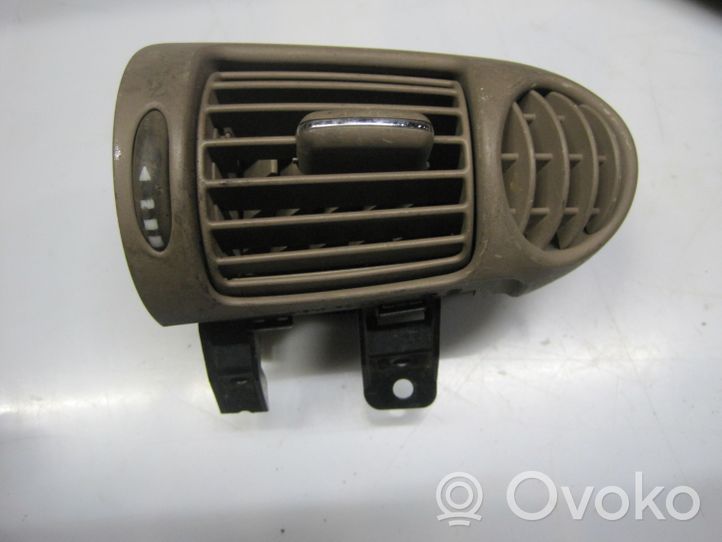 Mercedes-Benz C W203 Copertura griglia di ventilazione laterale cruscotto A2038300654