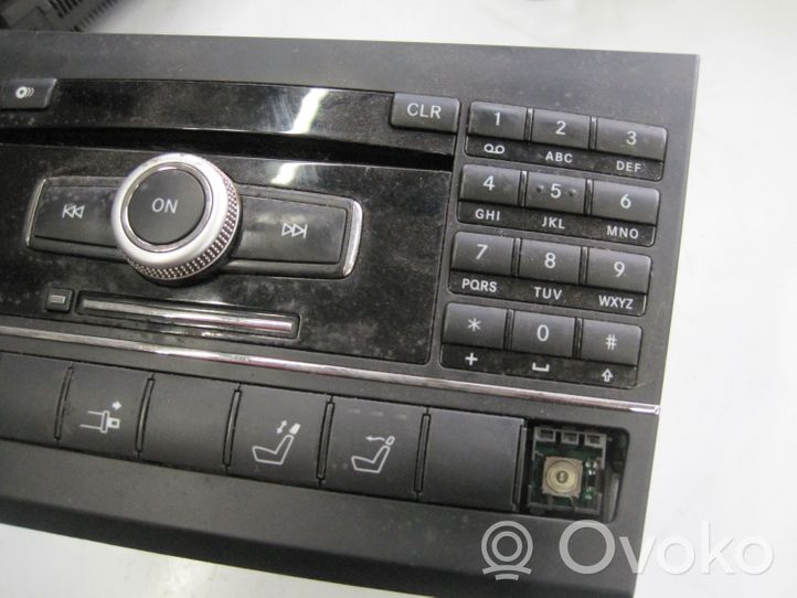 Mercedes-Benz E A207 Panel / Radioodtwarzacz CD/DVD/GPS A2129009204