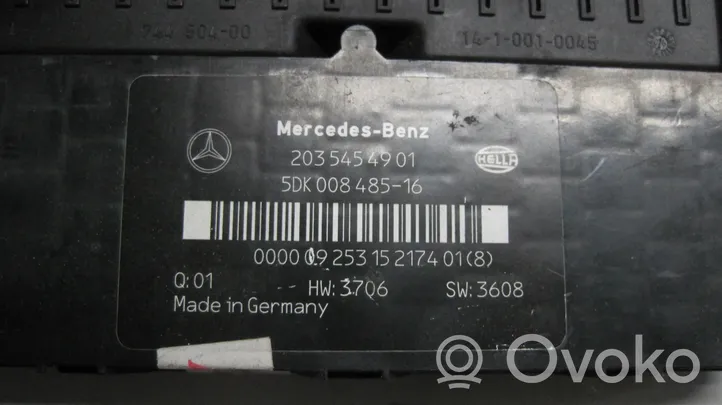 Mercedes-Benz CLC CL203 Ramka / Moduł bezpieczników 2035454901