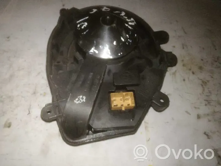 Audi A4 S4 B5 8D Obudowa nagrzewnicy 740221233F