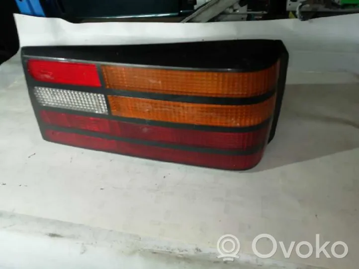 Ford Orion Feux arrière / postérieurs 