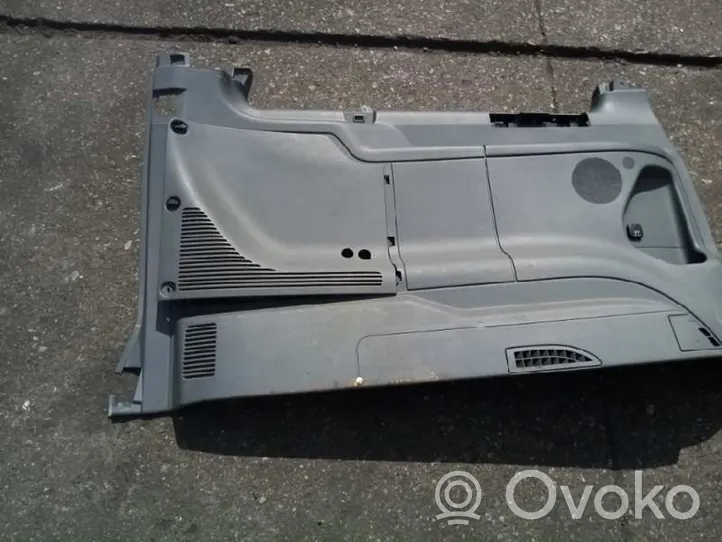 Mercedes-Benz Vito Viano W639 Takaoven verhoilu A6398300923