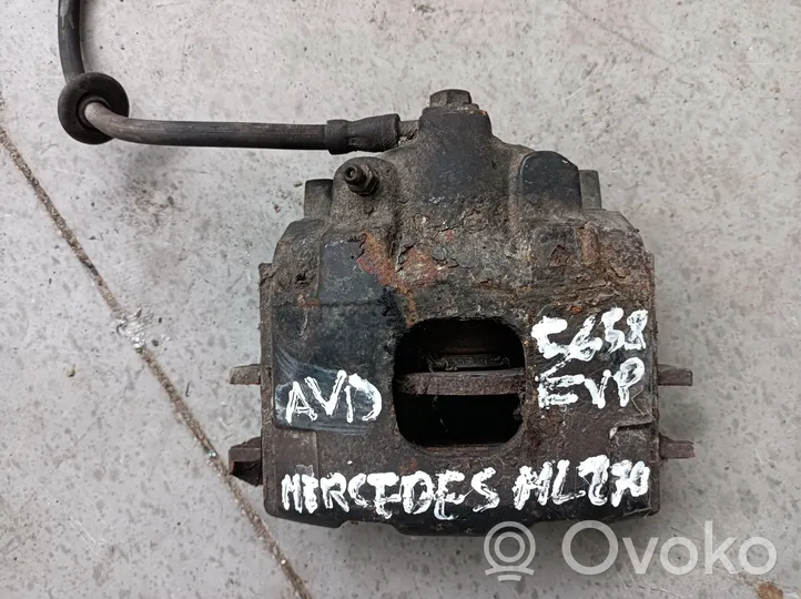 Mercedes-Benz ML W163 Pinza del freno anteriore 1107