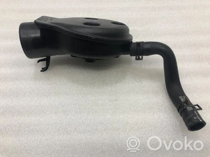 Opel Corsa B Tapa de la caja del filtro de aire 90572687