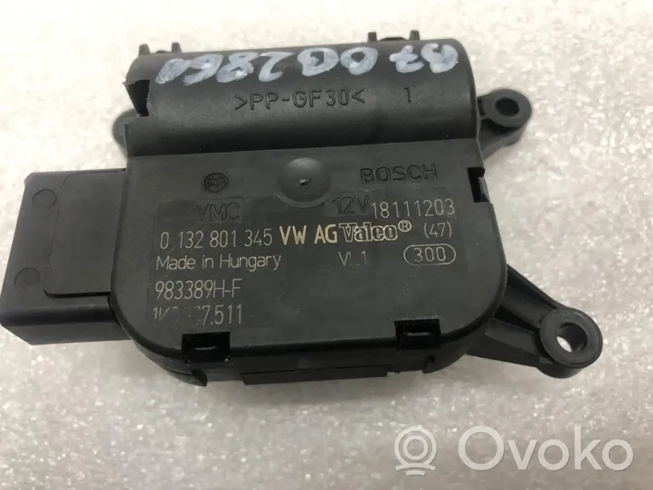 Volkswagen PASSAT B7 Motor/activador trampilla del aire acondicionado (A/C) 