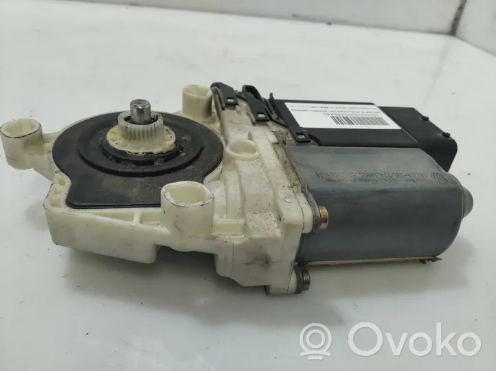 Volkswagen Golf IV Moteur de lève-vitre de porte avant 1J1959802D