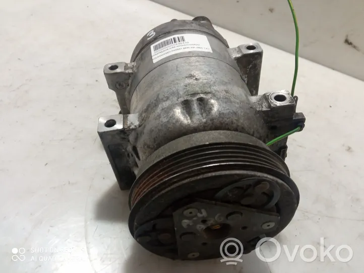 Volkswagen PASSAT B5 Compressore aria condizionata (A/C) (pompa) 8D0260805