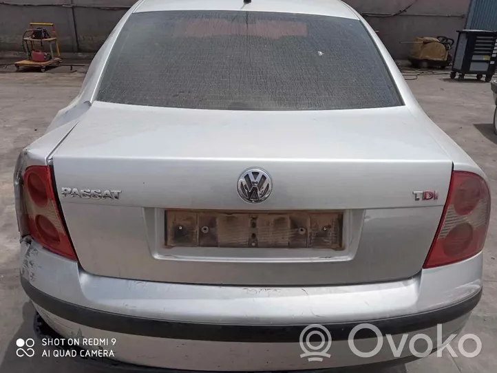 Volkswagen PASSAT B5.5 Couvercle de coffre 