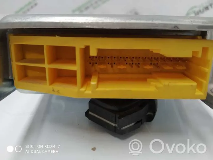 KIA Sephia Module de contrôle airbag 0K2AA677F0B