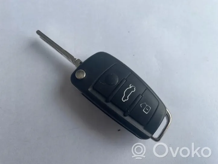 Audi A1 Užvedimo raktas (raktelis)/ kortelė 