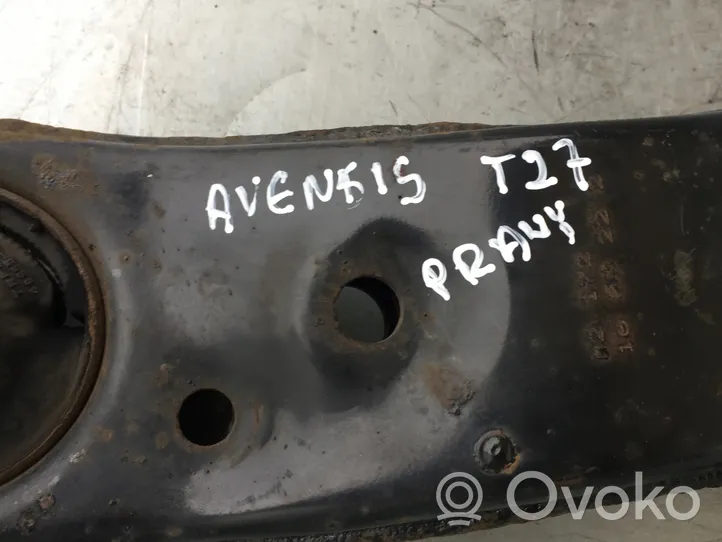 Toyota Avensis T270 Braccio di controllo sospensione anteriore 