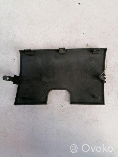 Opel Omega B1 Tappo/coprigancio di traino paraurti posteriore 09147495