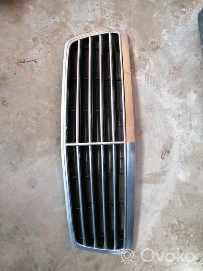 Mercedes-Benz CLK A208 C208 Grille calandre supérieure de pare-chocs avant 