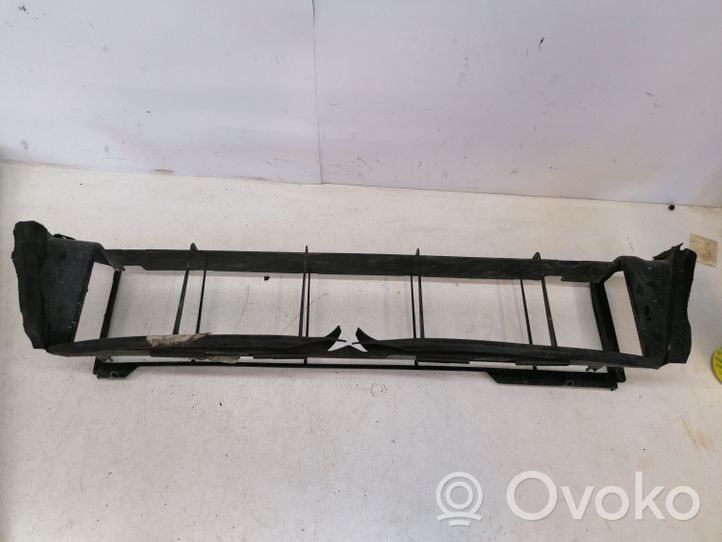 Mercedes-Benz C W203 Déflecteur d'air de radiateur de refroidissement A2035053730