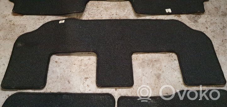 Toyota Corolla Verso AR10 Kit tapis de sol auto 012054854