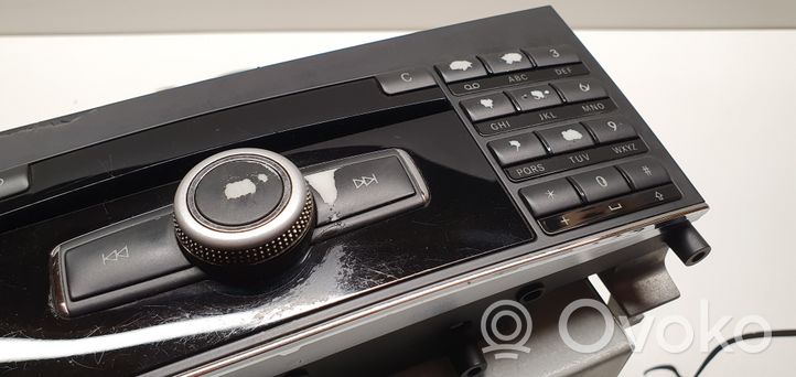 Mercedes-Benz E AMG W212 Panel / Radioodtwarzacz CD/DVD/GPS A2129008308