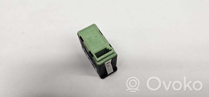 BMW X5 E70 AUX in-socket connector 6986791