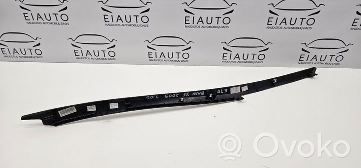 BMW X5 E70 Kojelaudan hansikaslokeron lista P0117840