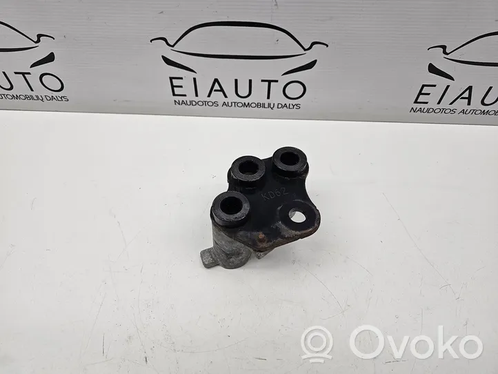 Mazda 6 Support de boîte de vitesses KD62