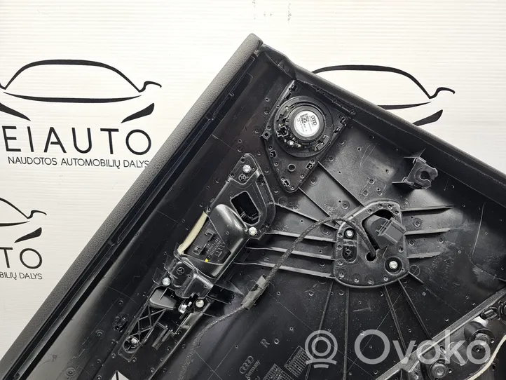 Audi Q5 SQ5 Takaoven verhoilu 8R0867306